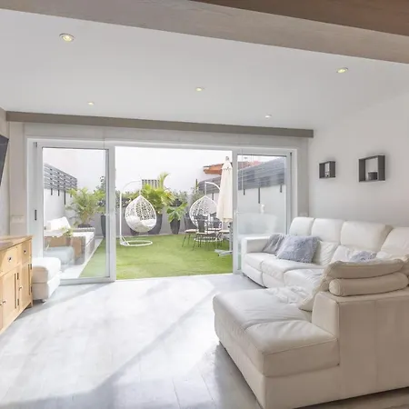 Modern 3 Bedroom Duplex Adeje Center Wifi * 阿德耶