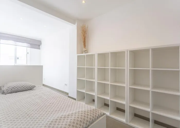 Modern 3 Bedroom Duplex Adeje Center Wifi Feriehus