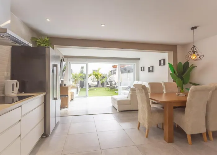 Modern 3 Bedroom Duplex Adeje Center Wifi Costa Adeje (Tenerife)