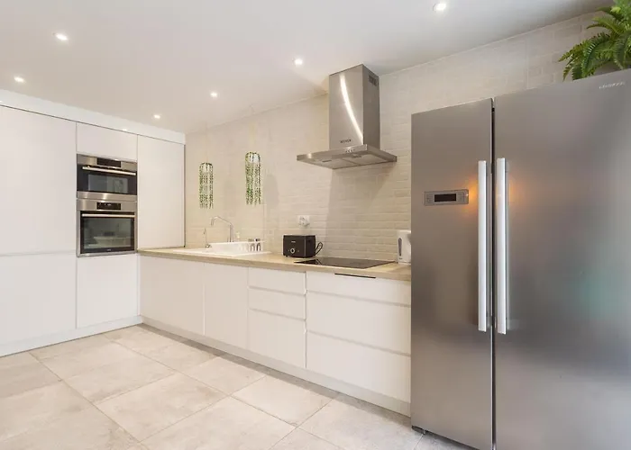 Modern 3 Bedroom Duplex Adeje Center Wifi 펜션 아데제