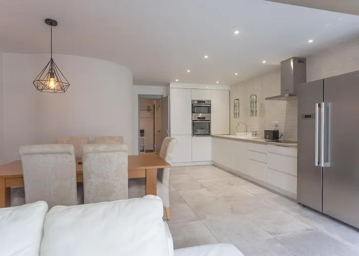 펜션 Modern 3 Bedroom Duplex Adeje Center Wifi 아데제